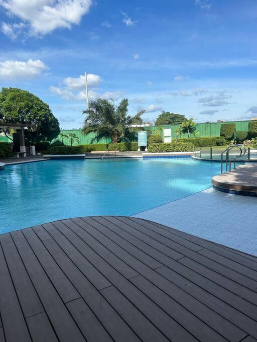 マニラ市Modern Oasis: Pool + Netflixアパートメント エクステリア 写真